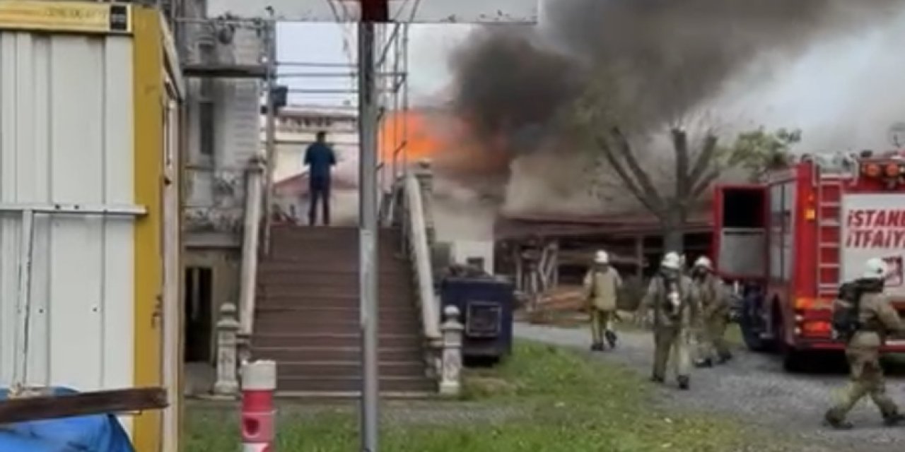 Üsküdar'da Tarihi Köşk İçerisindeki Marangozhanede Yangın