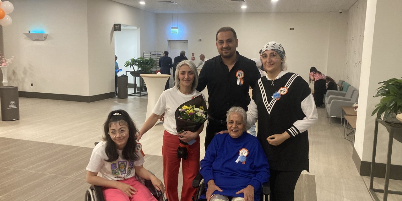 Cebinde Ceset Torbasıyla Geldiği Hastanede Annesiyle Zeybek Oynadı