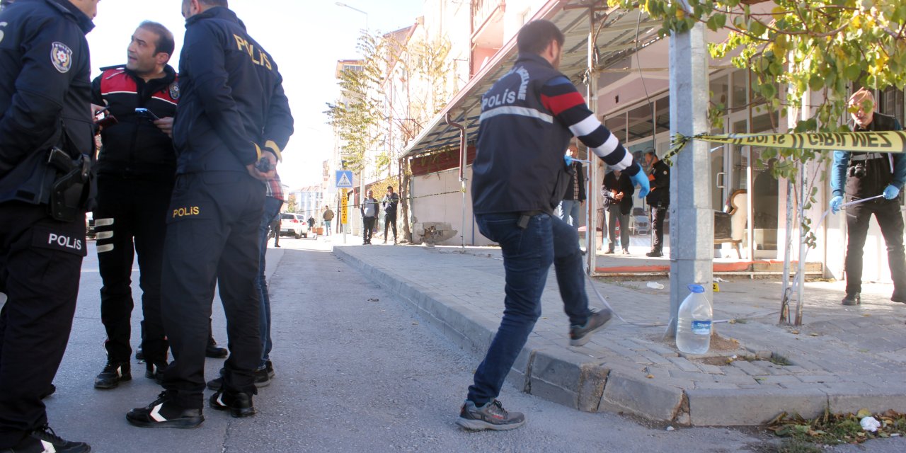 Aynı Galeriye 10 Günde 3'üncü Silahlı Saldırı; İş Yeri Sahibi Yaralandı