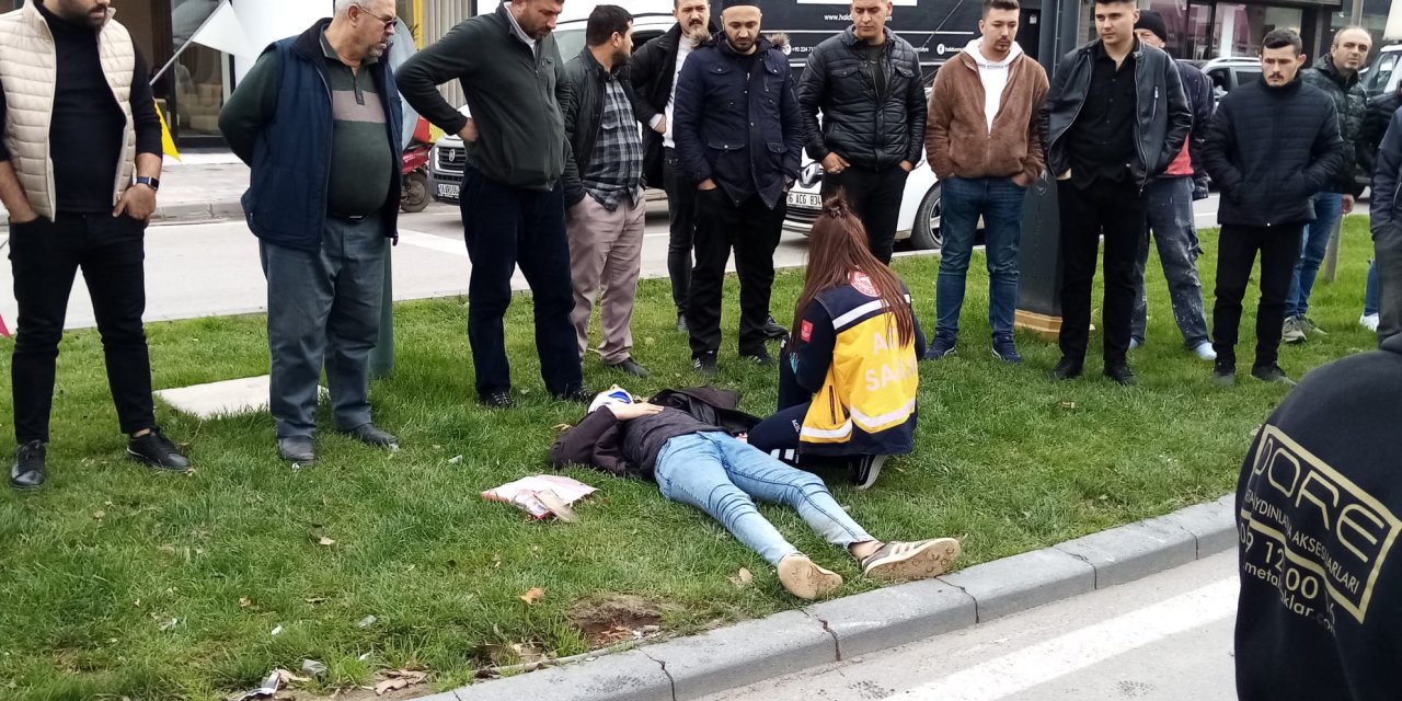 Otomobil İle Çarpışan Motosikletteki 2 Kardeş Yaralı