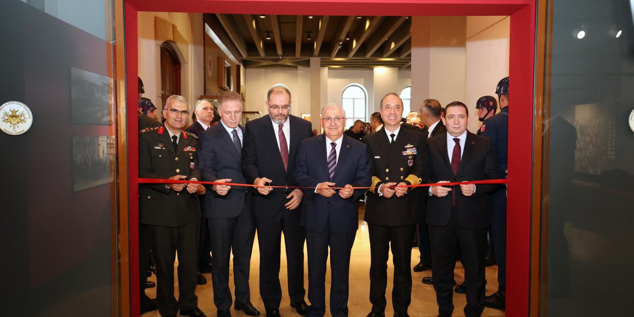 Bakan Güler, Cumhuriyet'in 100'üncü Yılı Sergisi'ni Açtı