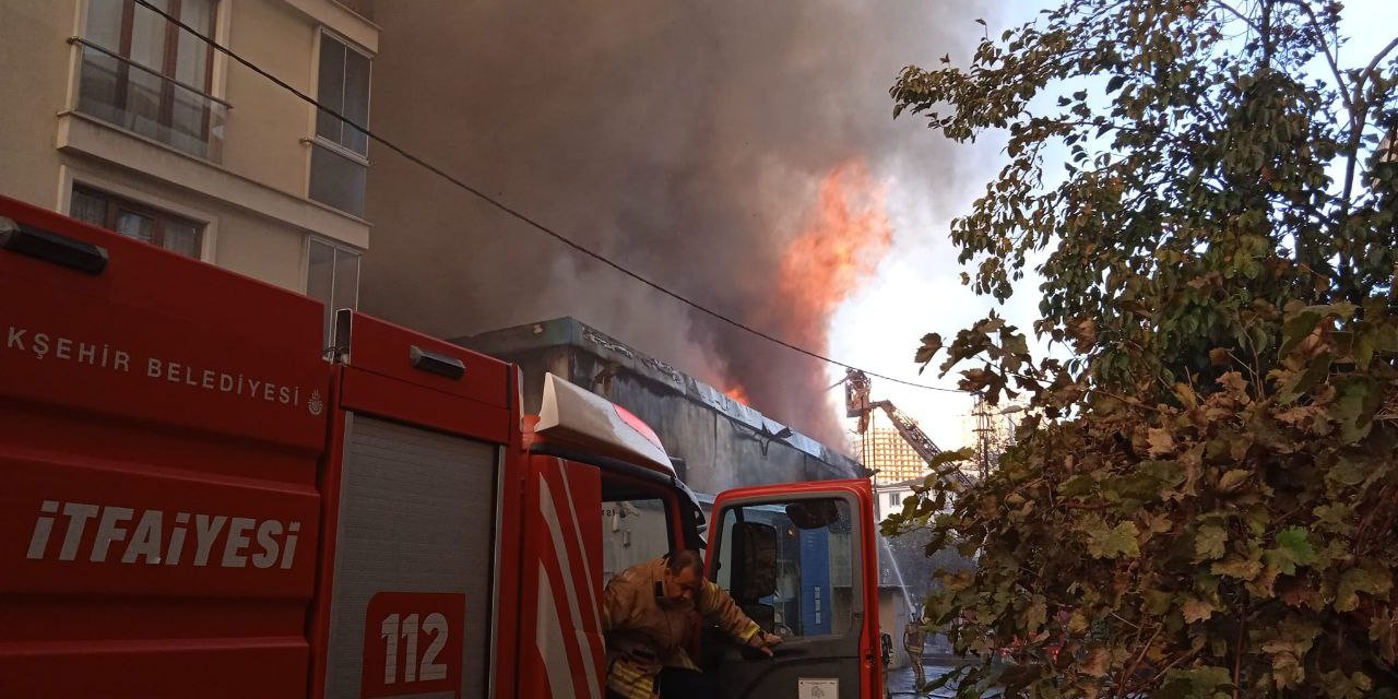 Maltepe'de İş Yeri Yangını -1