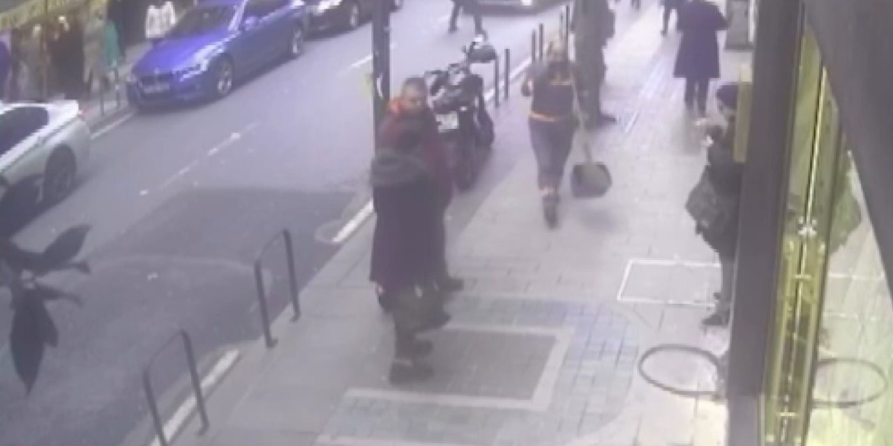Şişli'de Yolda Borçlusunu Görünce Otomobilinin Üzerine Atladı