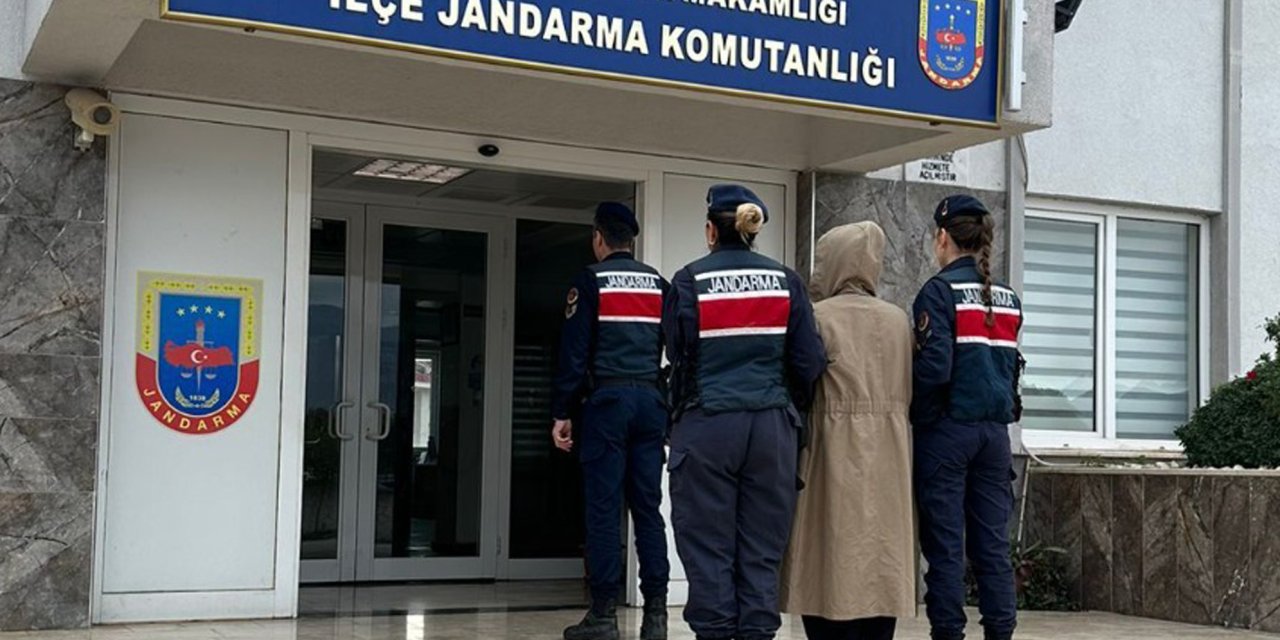42 Yıl Kesinleşmiş Hapis Cezasıyla Aranan Hükümlü, Tavan Arasında Yakalandı