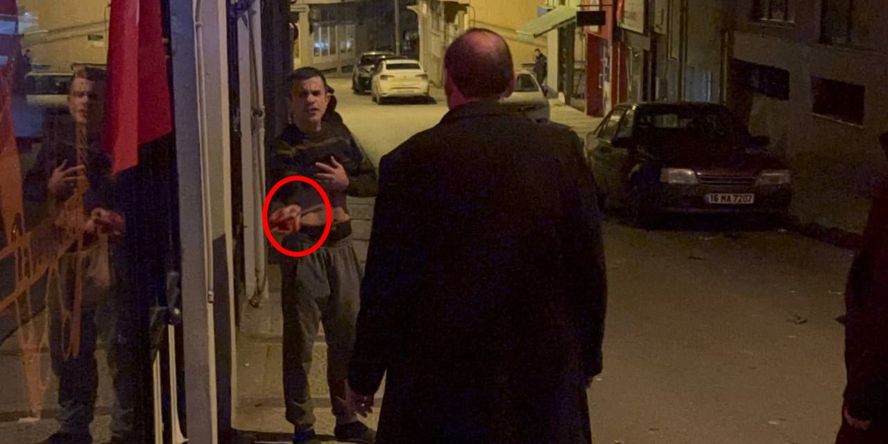 Elinde Bıçakla Sokağı Çıkıp Taşkınlık Yapınca Gözaltına Alındı