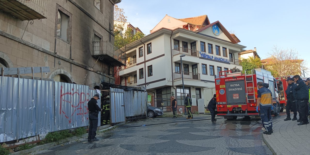 Barakadaki Yangında Yaşamını Yitirdi