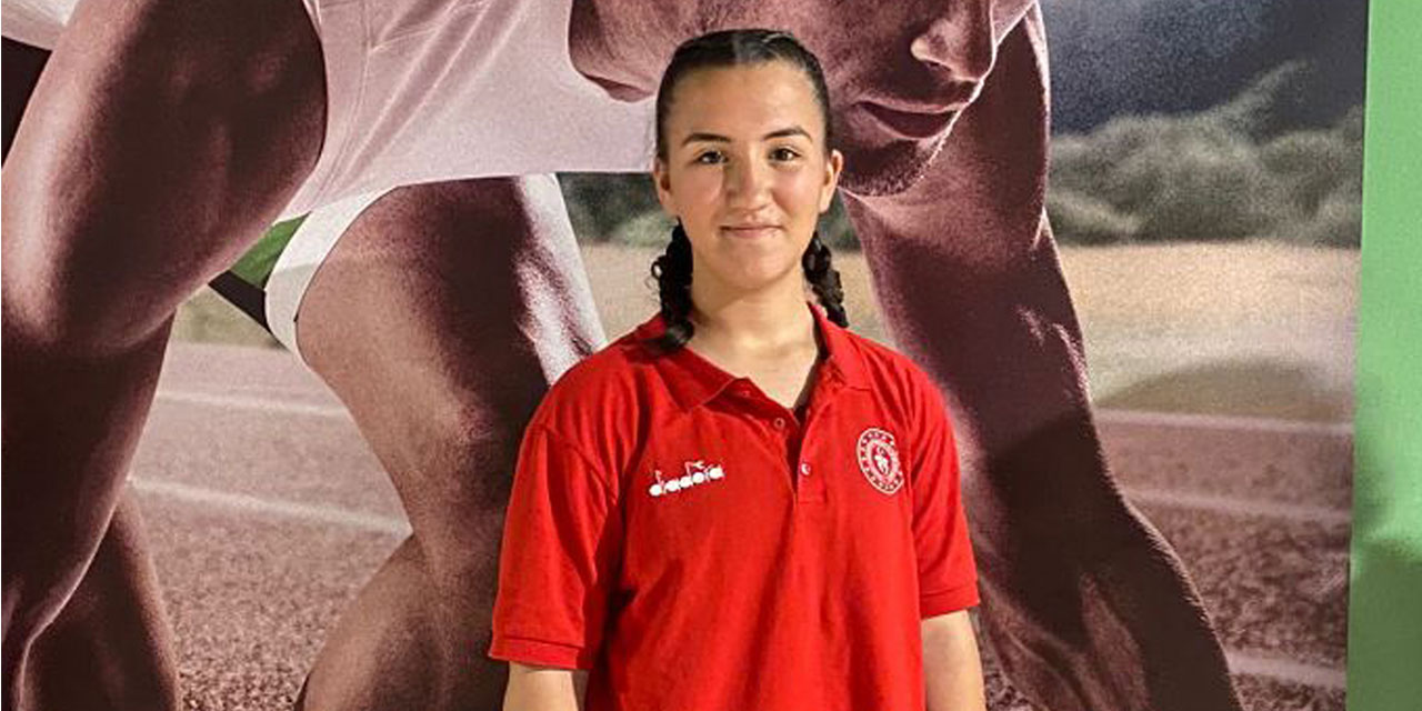 Antalya'da Ailesinden Gizli Başladığı Güreşte Şampiyon Oldu