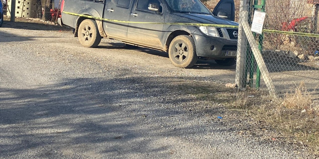 Başından Vurulmuş Halde Kamyonetinde Ölü Bulundu