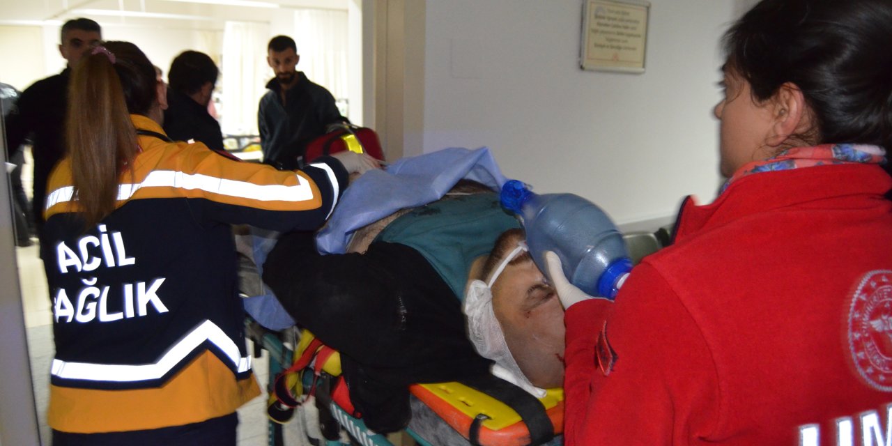 Sokakta Tartıştığı Husumetlilerini Tüfekle Vurdu; 1'i Ağır 2 Yaralı