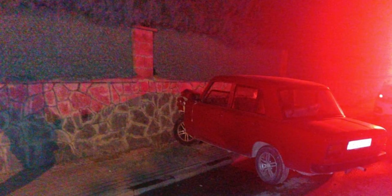 Otomobiliyle İstinat Duvarına Çarpan Alkollü Sürücü, Yaralı Halde 1.5 Kilometre Yürüdü
