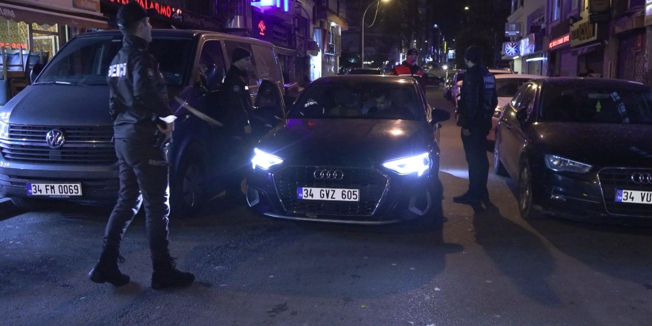 Fatih'te 30 Noktada Asayiş Denetimi Yapıldı