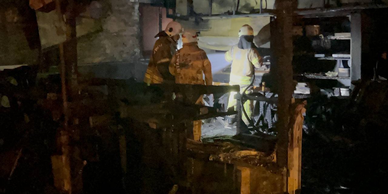 Sancaktepe'de Restoranda Yangın