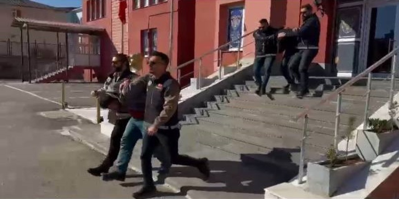 Şüpheli Araçta 12 Kilo Uyuşturucu Ele Geçirildi; 2 Tutuklama