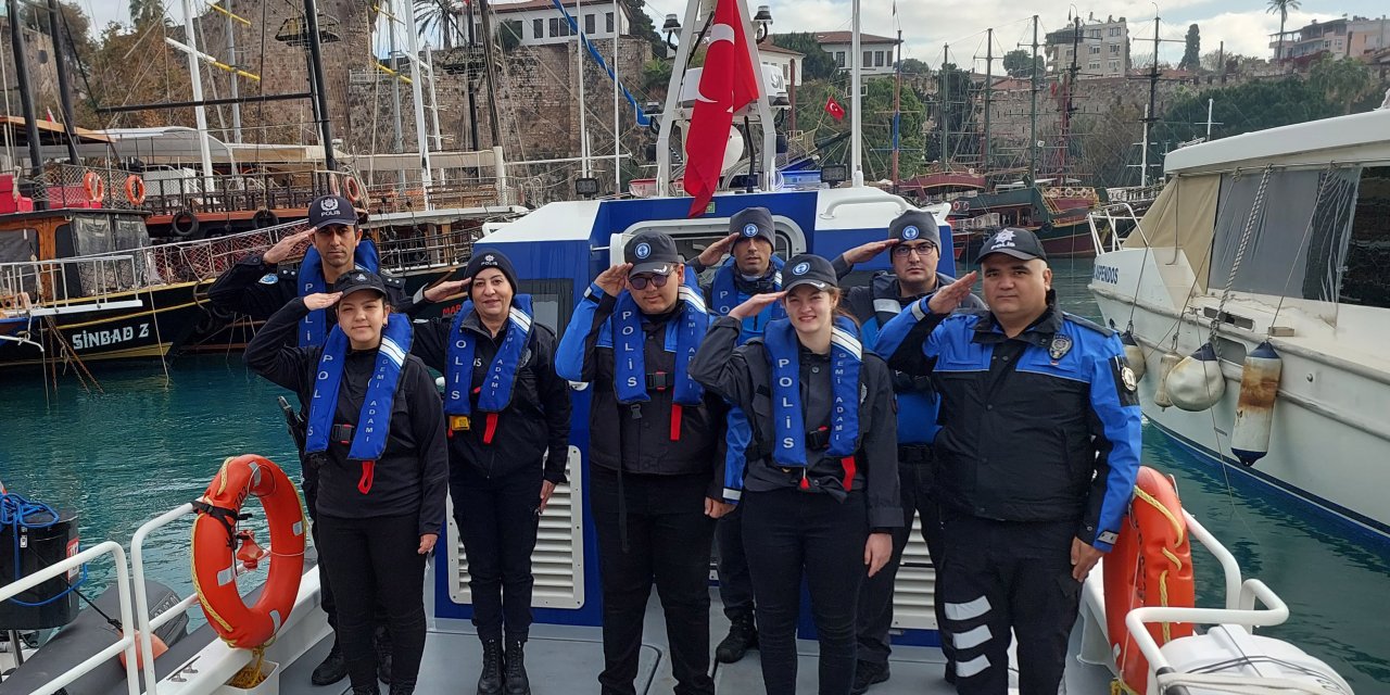 Antalya'da Engelli Gençler 1 Günlüğüne Polis Oldu