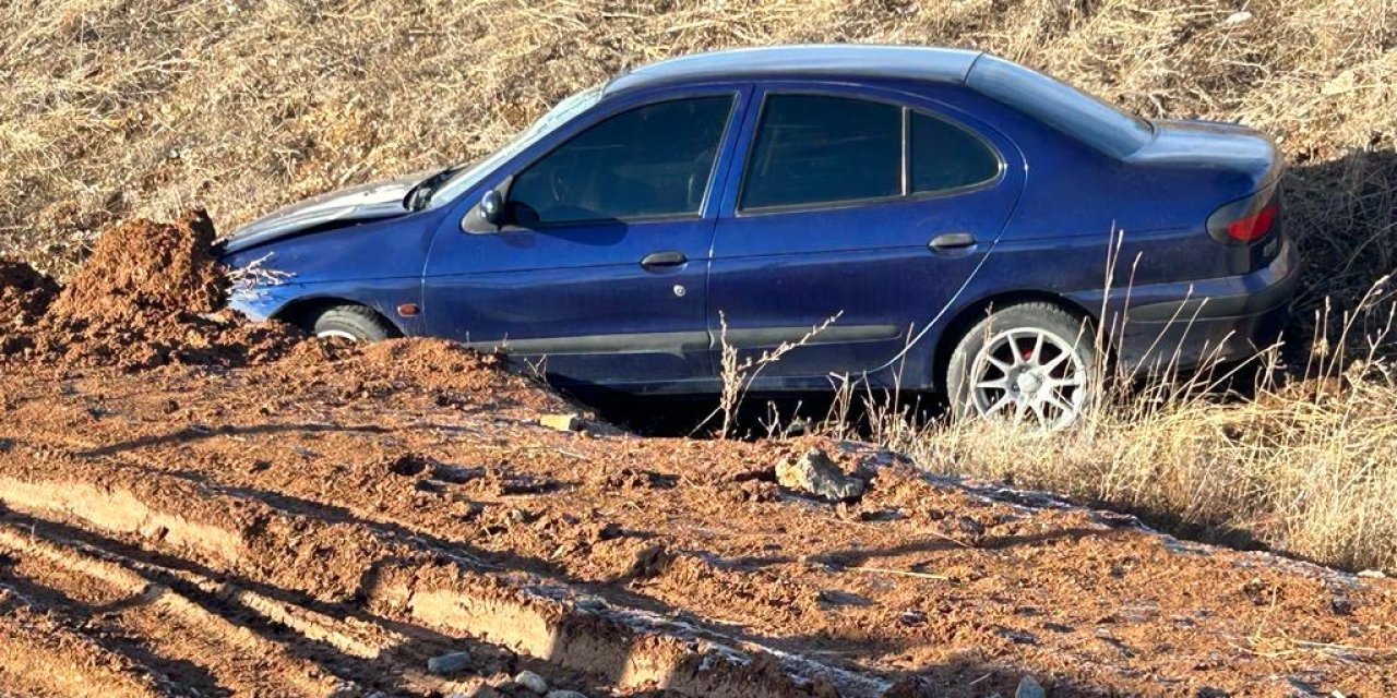 Sivas’ta Otomobil Şarampole Düştü: 5 Yaralı
