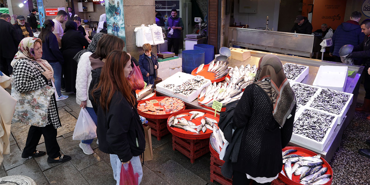 Doğu Karadeniz'de balıkçılar hamsi bolluğu için soğuk havayı bekliyor