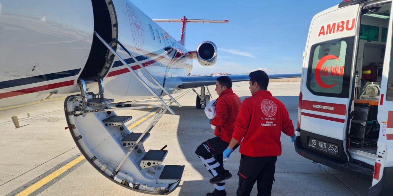 1 Günlük Bebek, Ambulans Uçakla Van'dan İstanbul'a Sevk Edildi