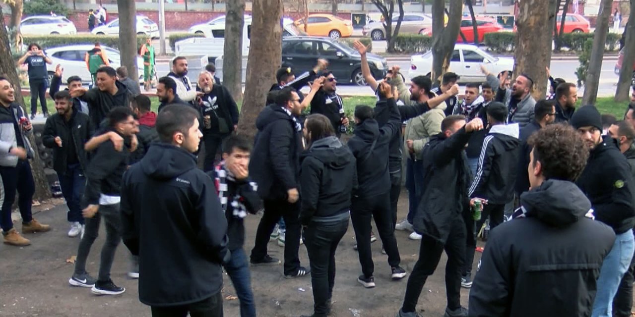 Beşiktaş Taraftarları Eryaman Stadı'nda