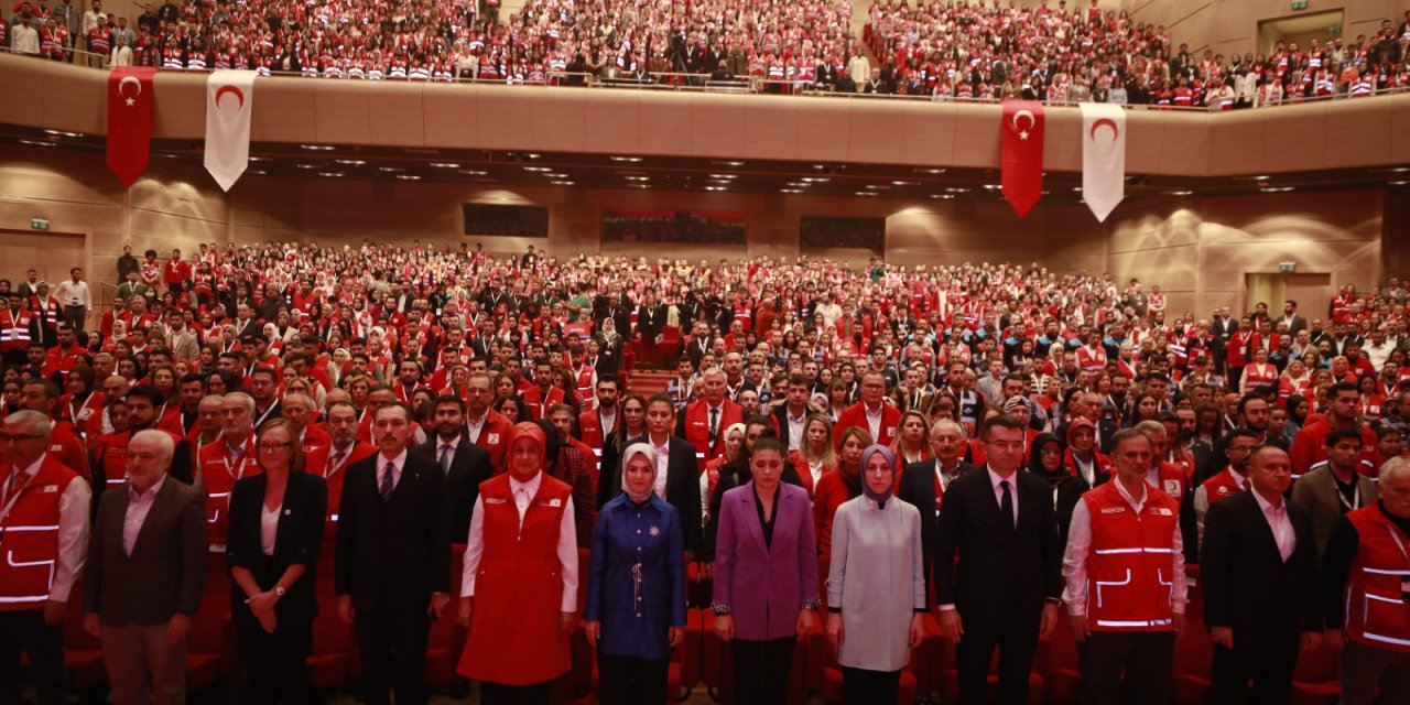 Türk Kızılayı'nın "Kırmızı Yelek Uluslararası Gönüllülük Ödülleri" Sahiplerine Verildi