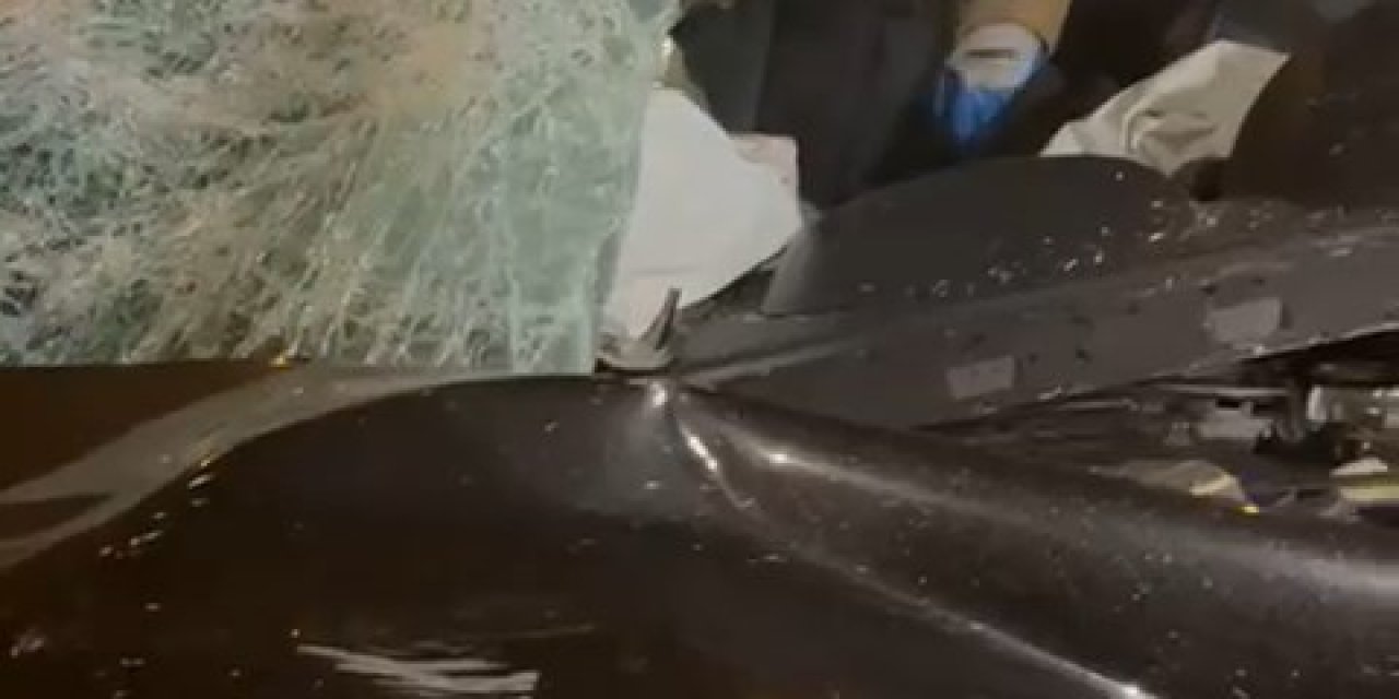 Sancaktepe'de Otomobil Refüje Çarptı: Sürücü Ağır Yaralandı