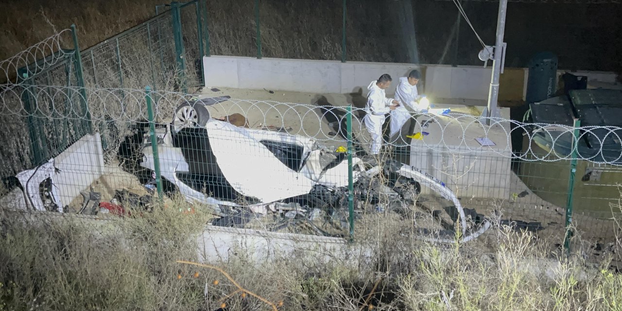 Eskişehir'de Kayıp Olarak Aranan 2 Genç, Otomobille Yaptıkları Kazada Öldü