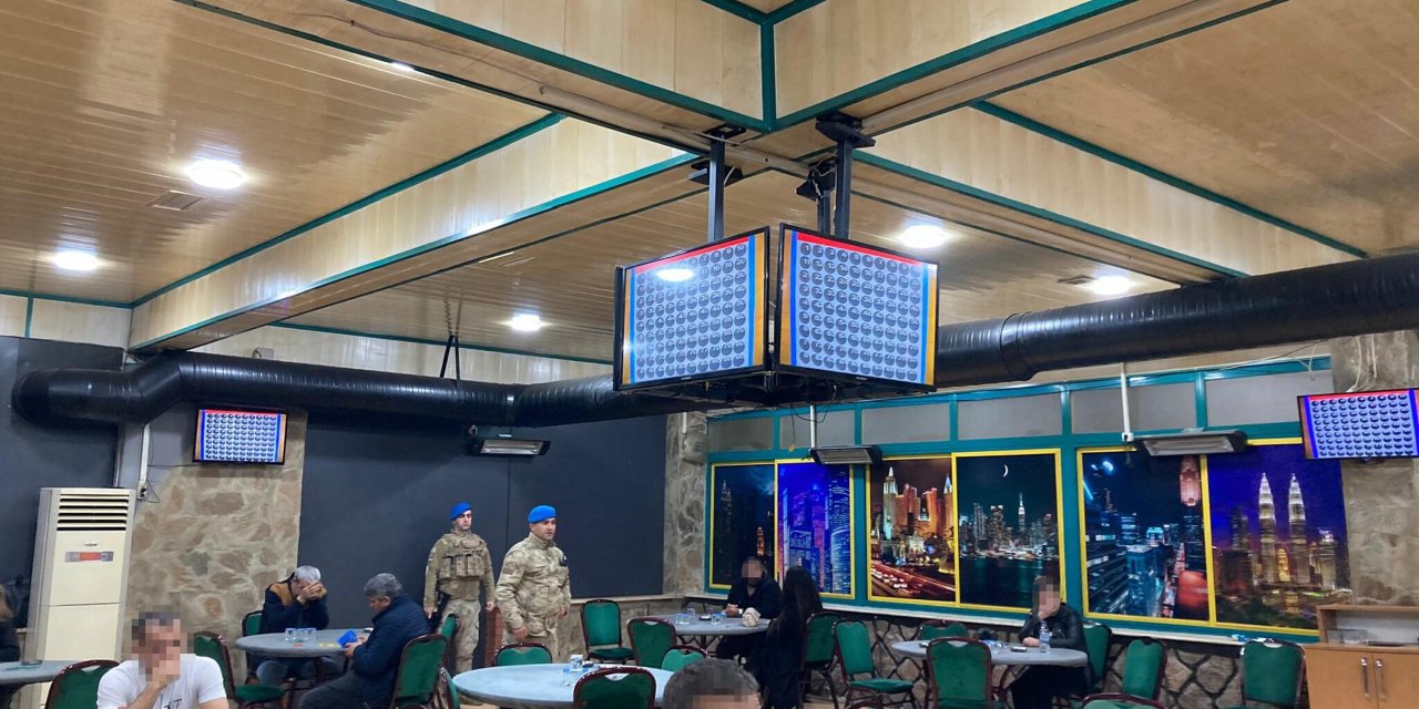 İzmir'de Tombala Oynayan 84 Kişiye 340 Bin Lira Para Cezası