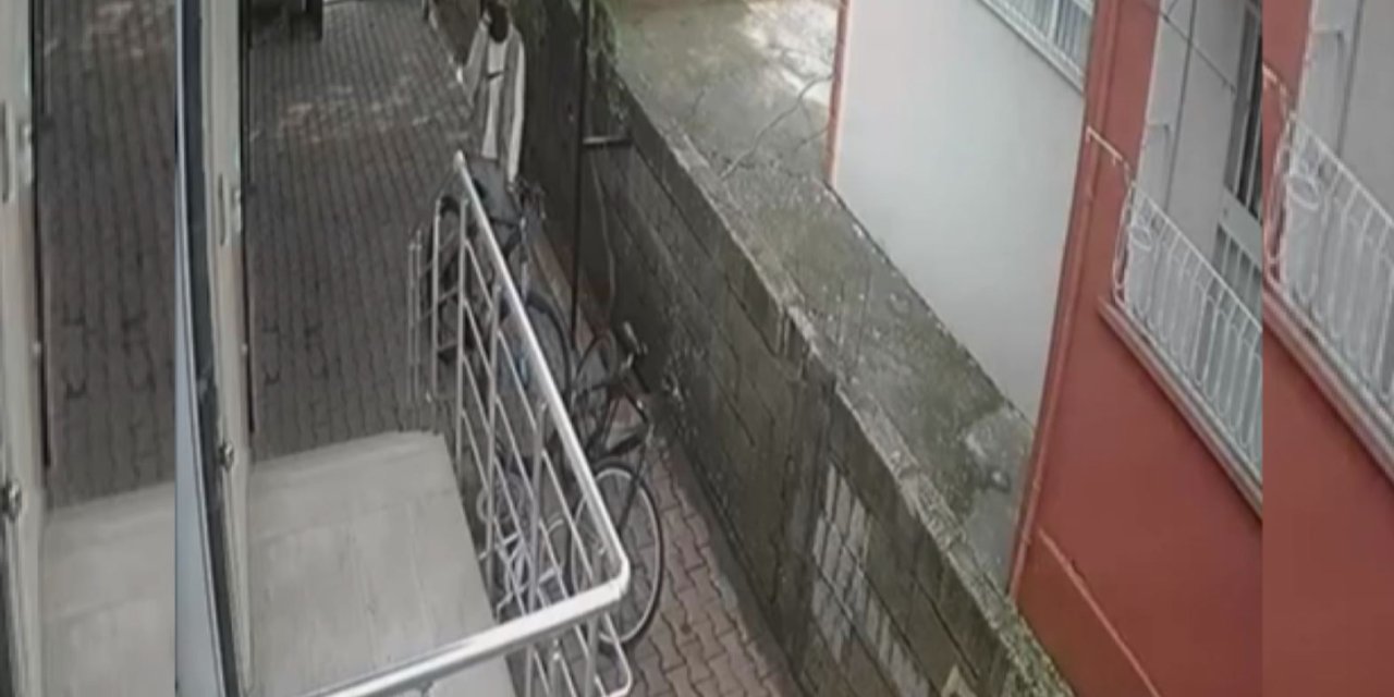 Adıyaman'da Bisiklet Hırsızlığı Kamerada