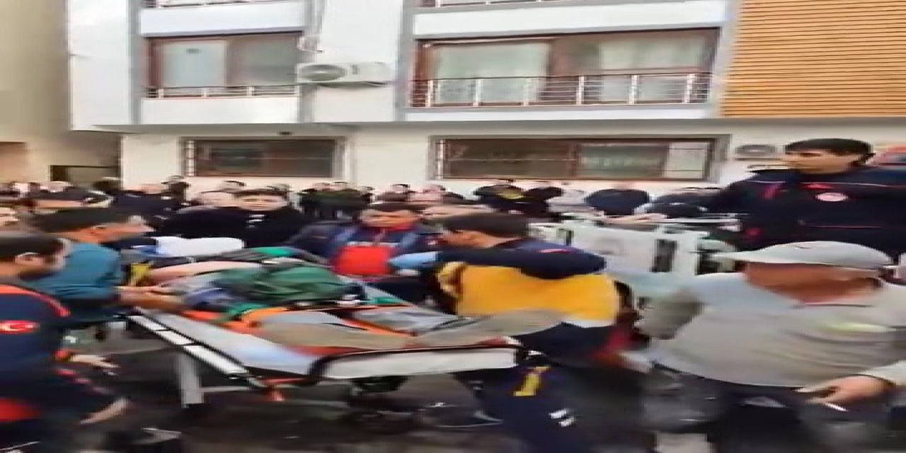 Üzerine Beton Merdiven Çöken İşçi, Ağır Yaralandı