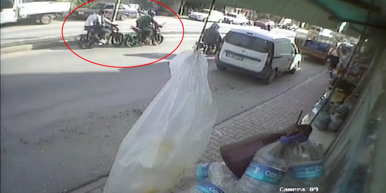 Kazada Karşı Şeride Savrulup, Kamyonun Altında Kalan Motosikletli Hayatını Kaybetti (2)