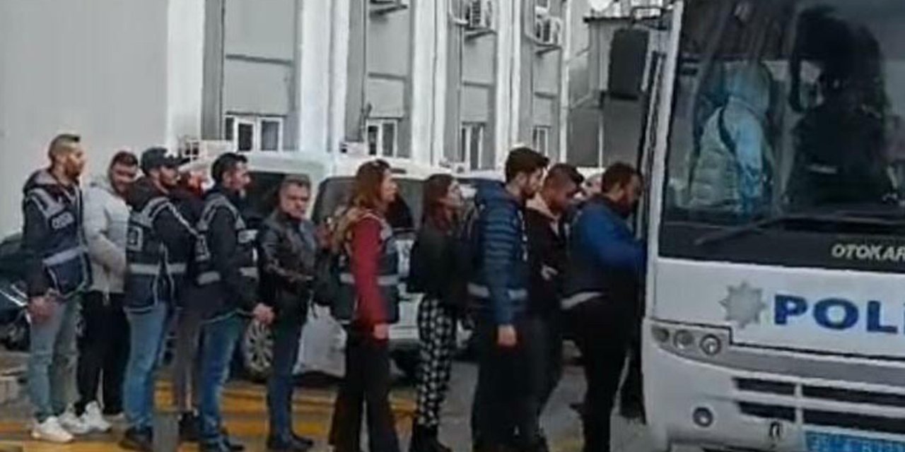 İzmir Merkezli 5 İldeki Dolandırıcılık Operasyonuna 32 Tutuklama