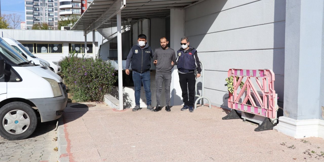 Mersin'de Aranan Terör Örgütü Üyesi, Hakkari'de Yakalandı