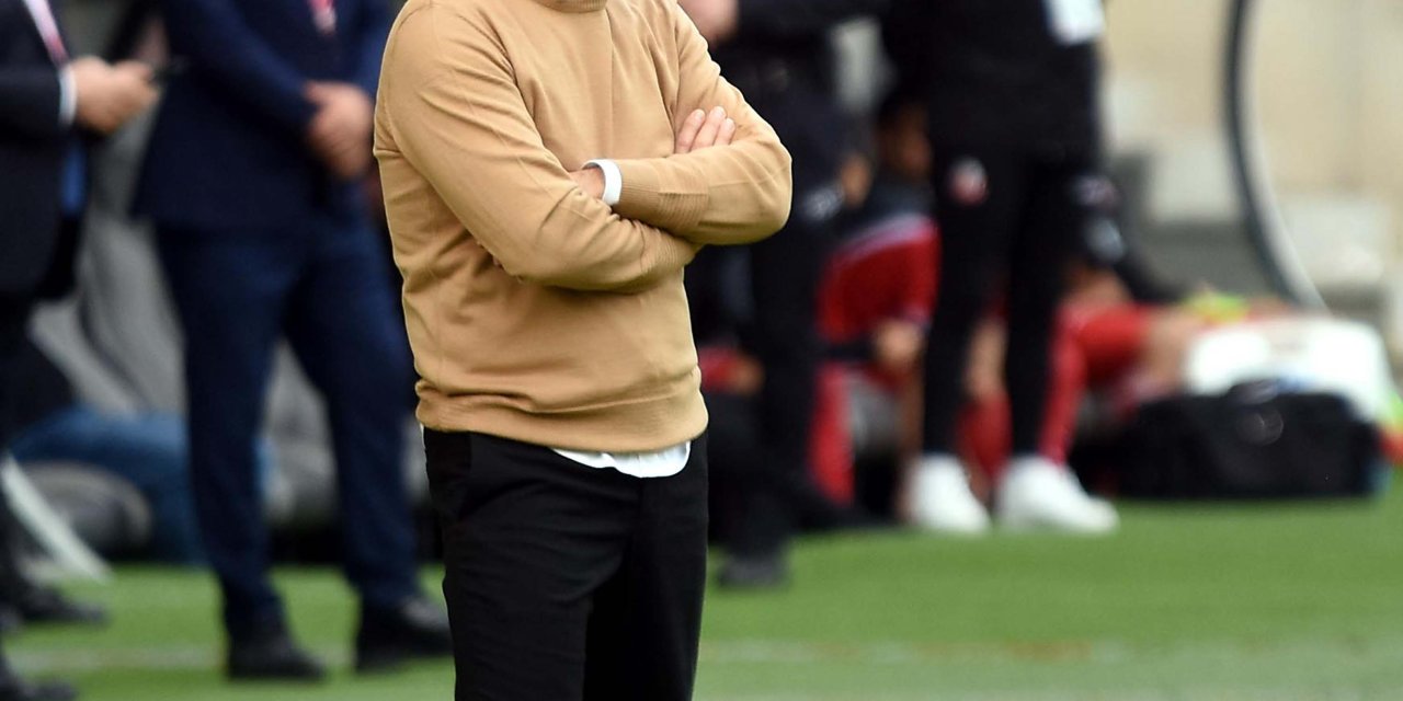 Karşıyaka'da Umut İmzaladı