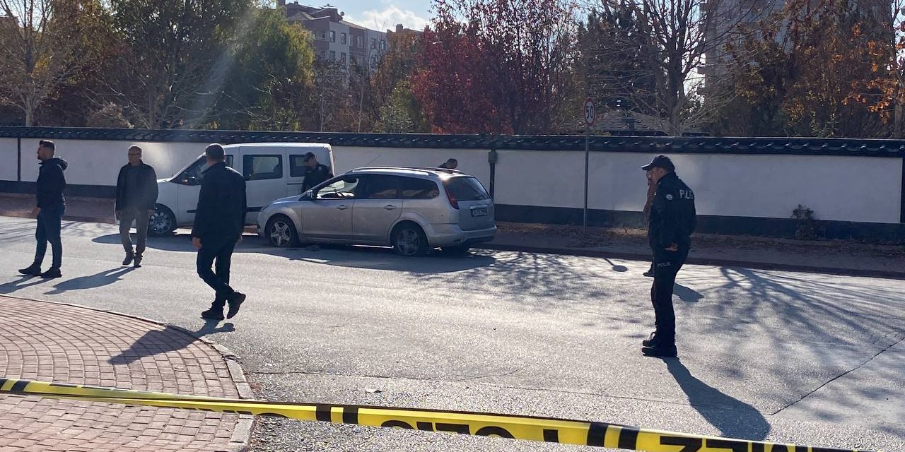 Kaçmaya Çalışan Şüpheli Vurularak Yakalandı; Aracında Bomba Araması Yapıldı