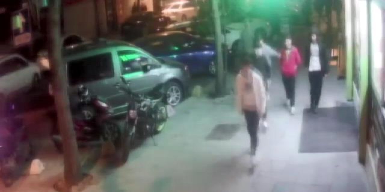 Çiğ Köfteciye Torpil Atan Çocukların Alıkonulması: 3 Sanığa 3 Yıl 1'er Ay Hapis Cezası