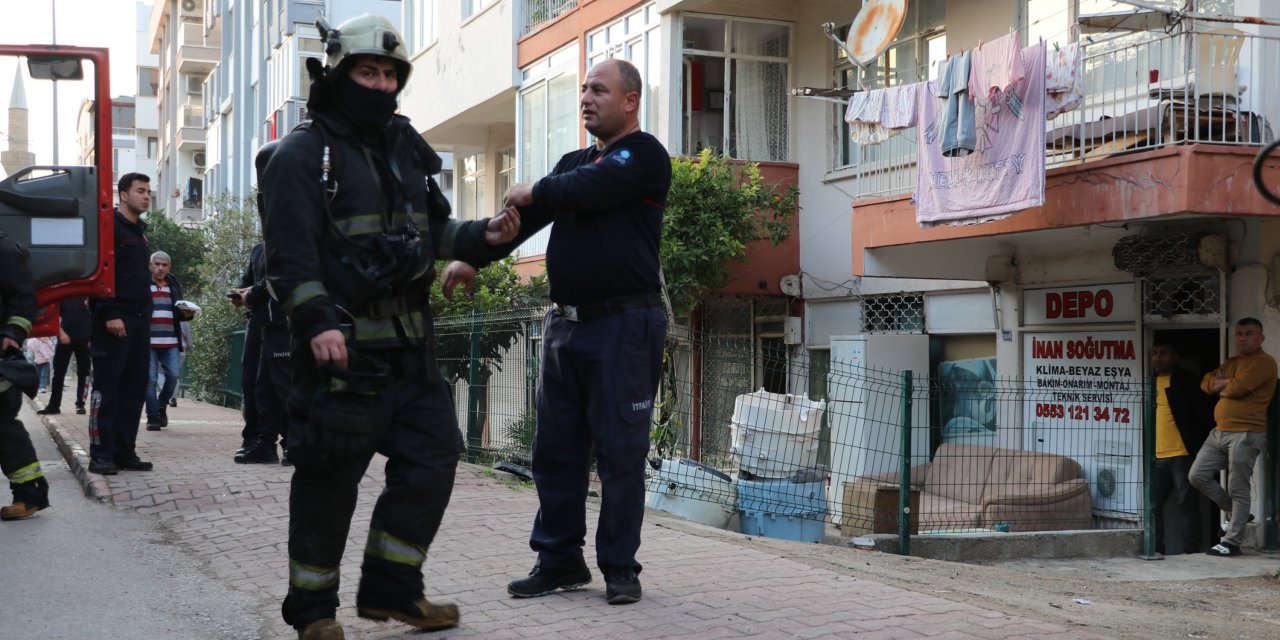 Yangında Mahsur Kalan Yaşlı Kadını İtfaiye Kurtardı