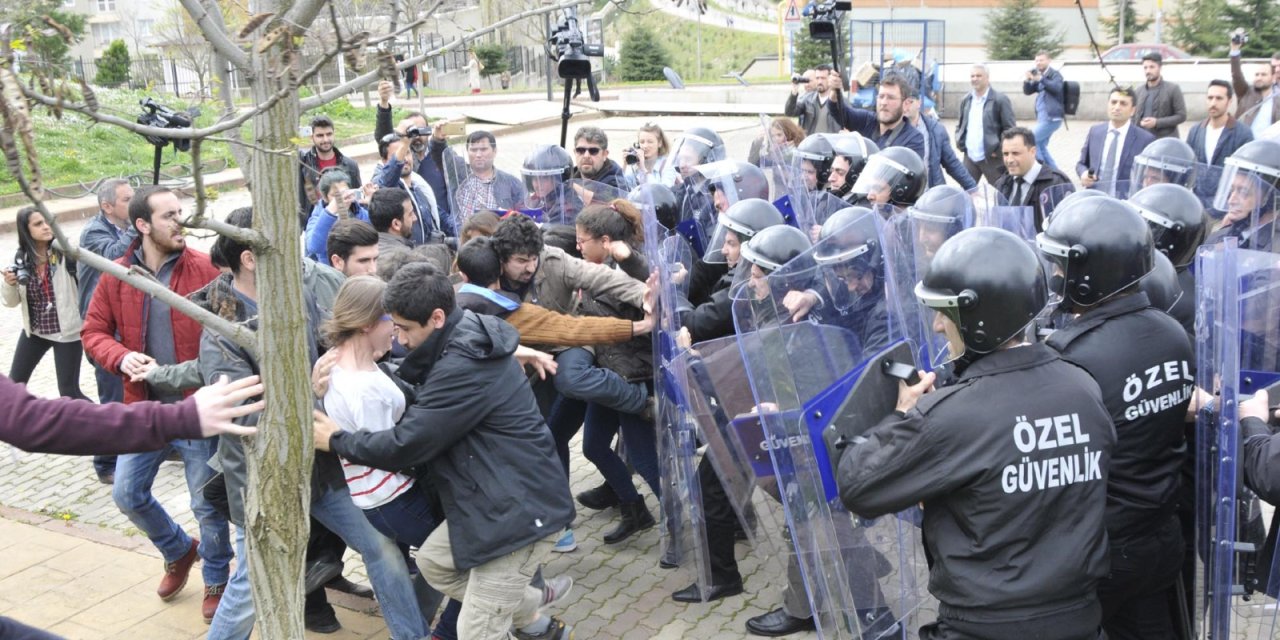 Yürüyüşe Katılan Üniversite Öğrencisine Verilen Kınama Cezasına Aym 'İhlal' Dedi