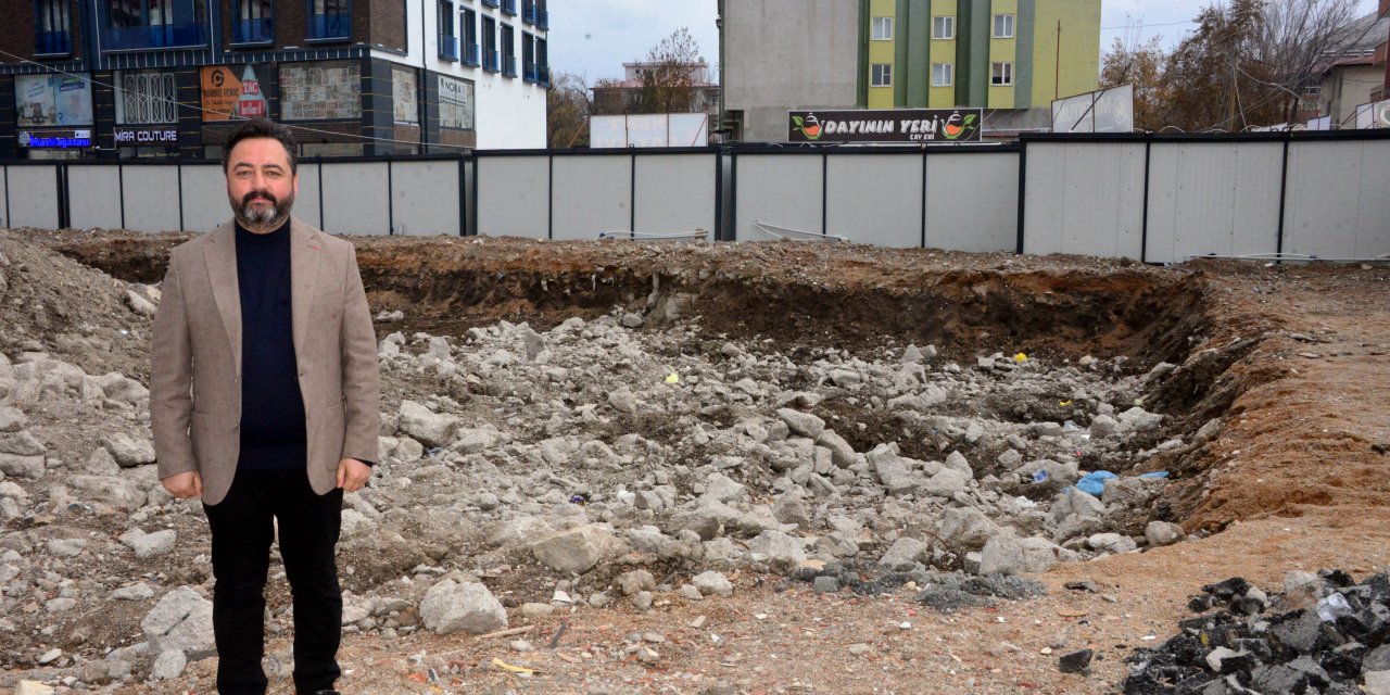 İkinci Depremin Merkez Üssü Elbistan'a 10 Milyar Tl'lik Konut Yatırımı