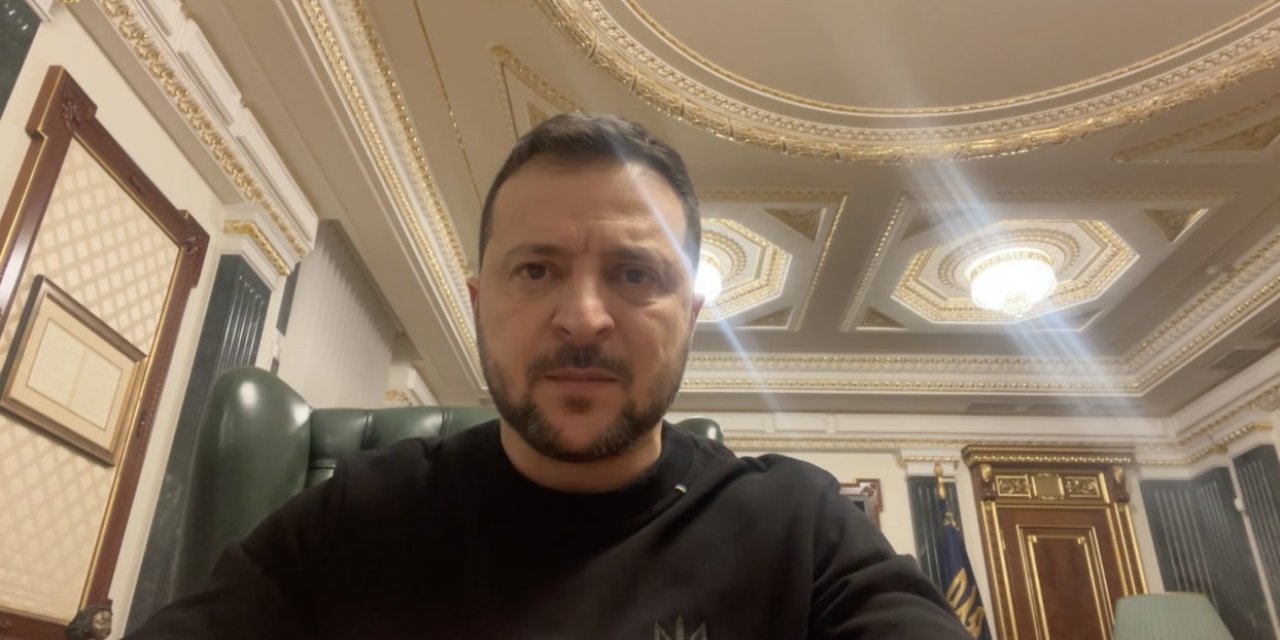 Zelenski: Odessa Bölgesini Vurmaya Çalışan Rus Askeri Uçağı Düşürüldü