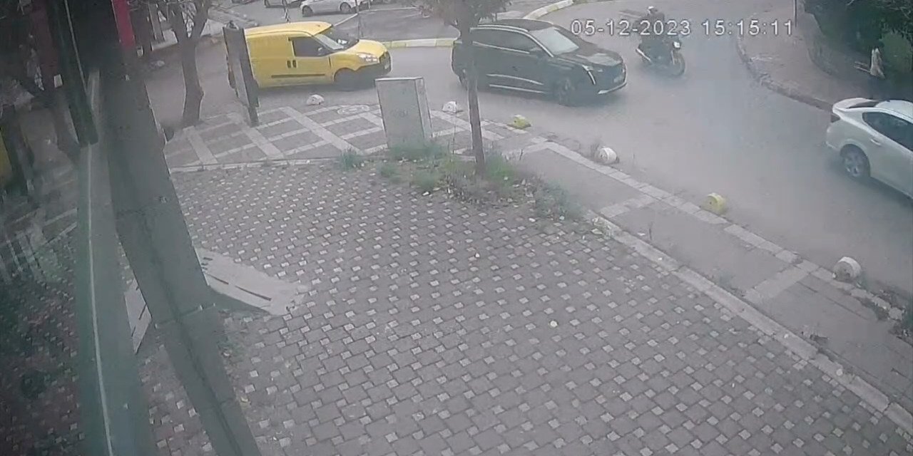 Eski Futbolcu Oktay Derelioğlu Ve Eşine Trafikte Saldırı