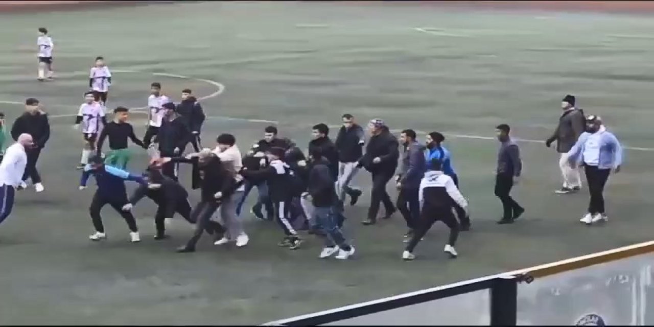 Avcılar'da Futbol Maçındaki Kavgayı Polis Havaya Ateş Açarak Ayırdı
