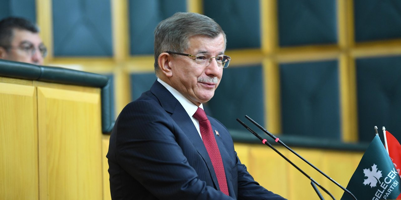 Davutoğlu: İsrail Cumhurbaşkanı İle Aynı Fotoğrafta Olmaktan Vicdanınız Sızlamadı Mı
