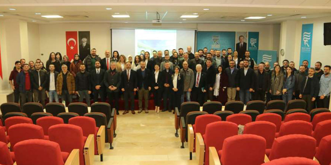 RTEÜ Rektörü Prof. Dr. Yılmaz, Mühendislik ve Mimarlık Fakültesi Akademik Kurul Toplantısına katıldı