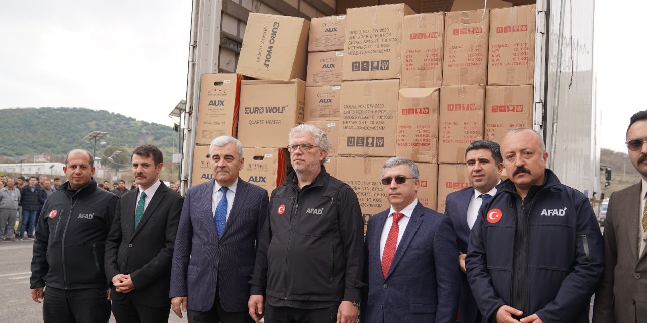 Azerbaycan'dan Kahramanmaraş'a 18 Tonluk Yardım Malzemesi