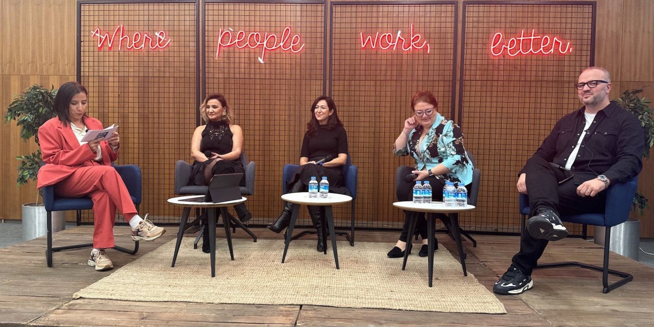 İş Dünyası, Dijital Pazarlama Stratejileri İçin Düzenlenen Zirvede Buluştu