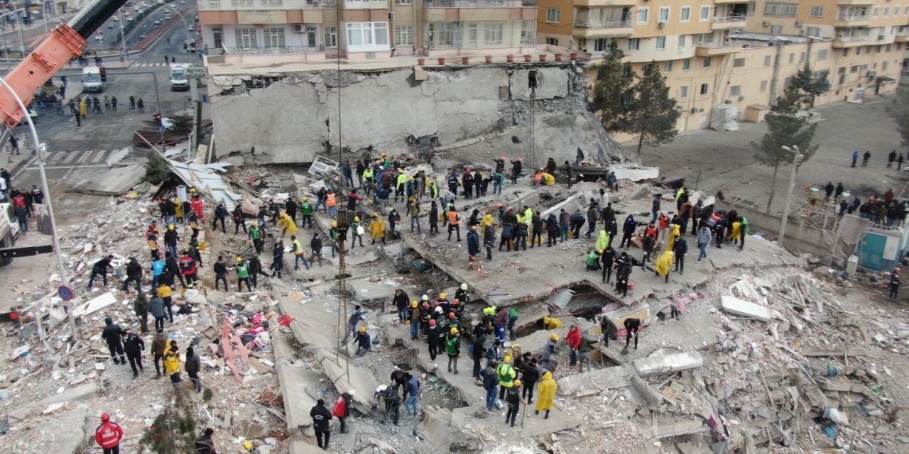 Depremde 77 Kişinin Öldüğü Serin-2 Apartmanı İle İlgili 4 Sanığa 22 Yıl 6’şar Ay Hapis İstemi