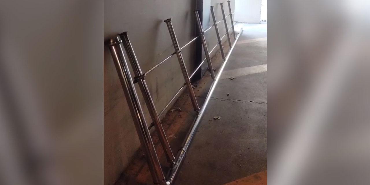 Artvin'de yaslandığı merdiven korkuluklarının kırılmasıyla düşen kadın yaralandı