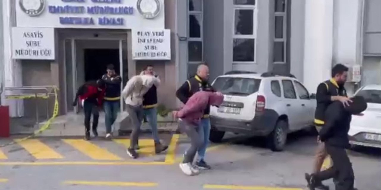 İzmir'de Otomobil Galerisine Pompalı Tüfekli Saldırıda 4 Tutuklama