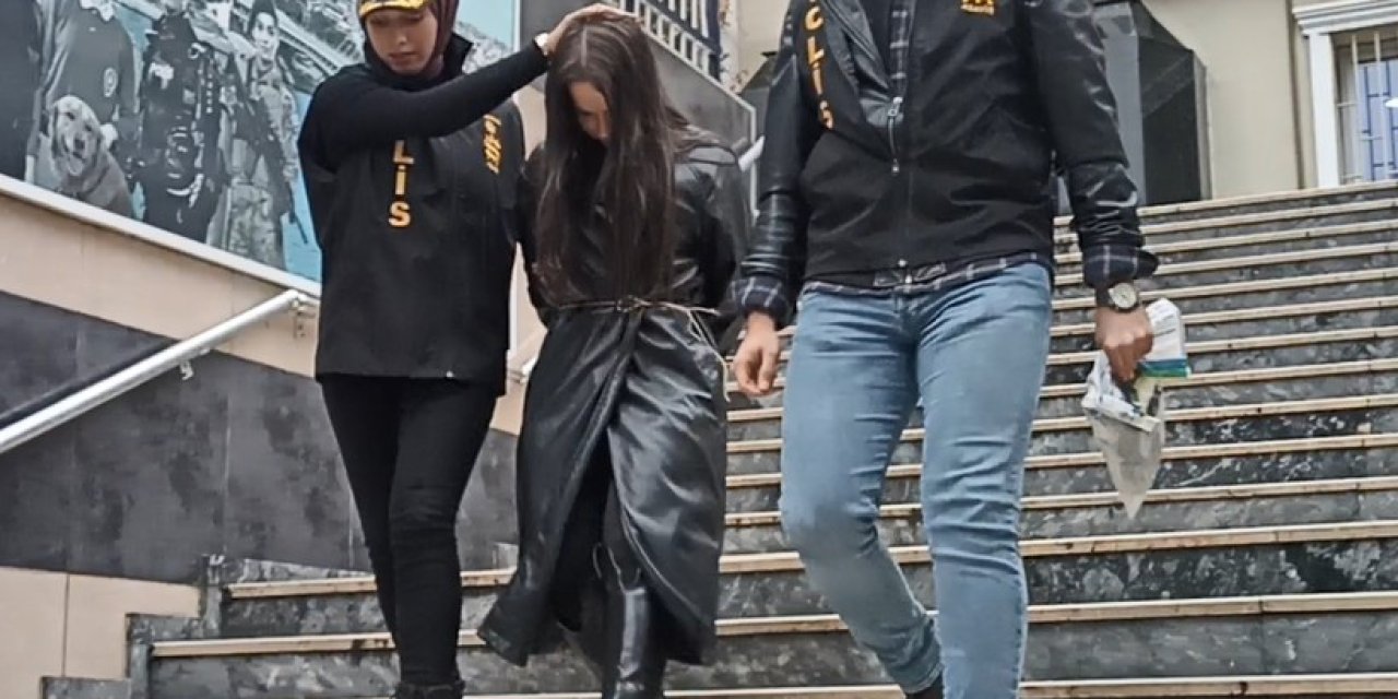 Sosyal Medya Fenomeni "Müstehcenlik" Suçlamasıyla Gözaltına Alındı