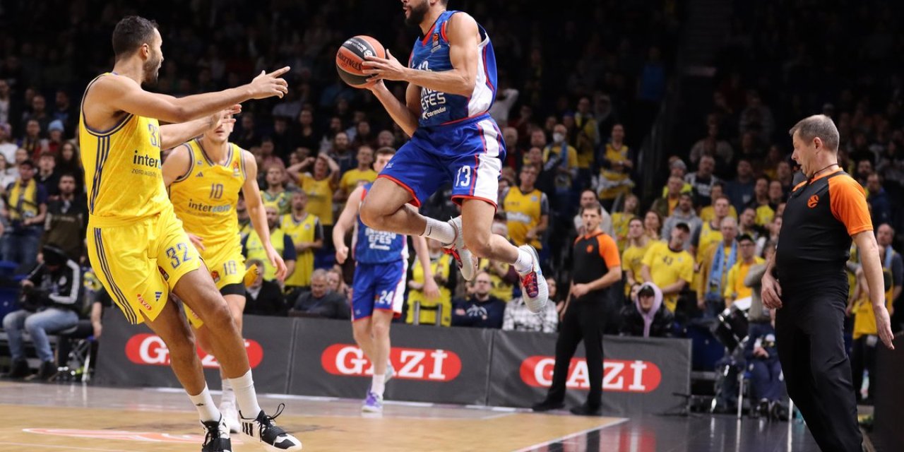 Alba Berlin - Anadolu Efes: 89-97