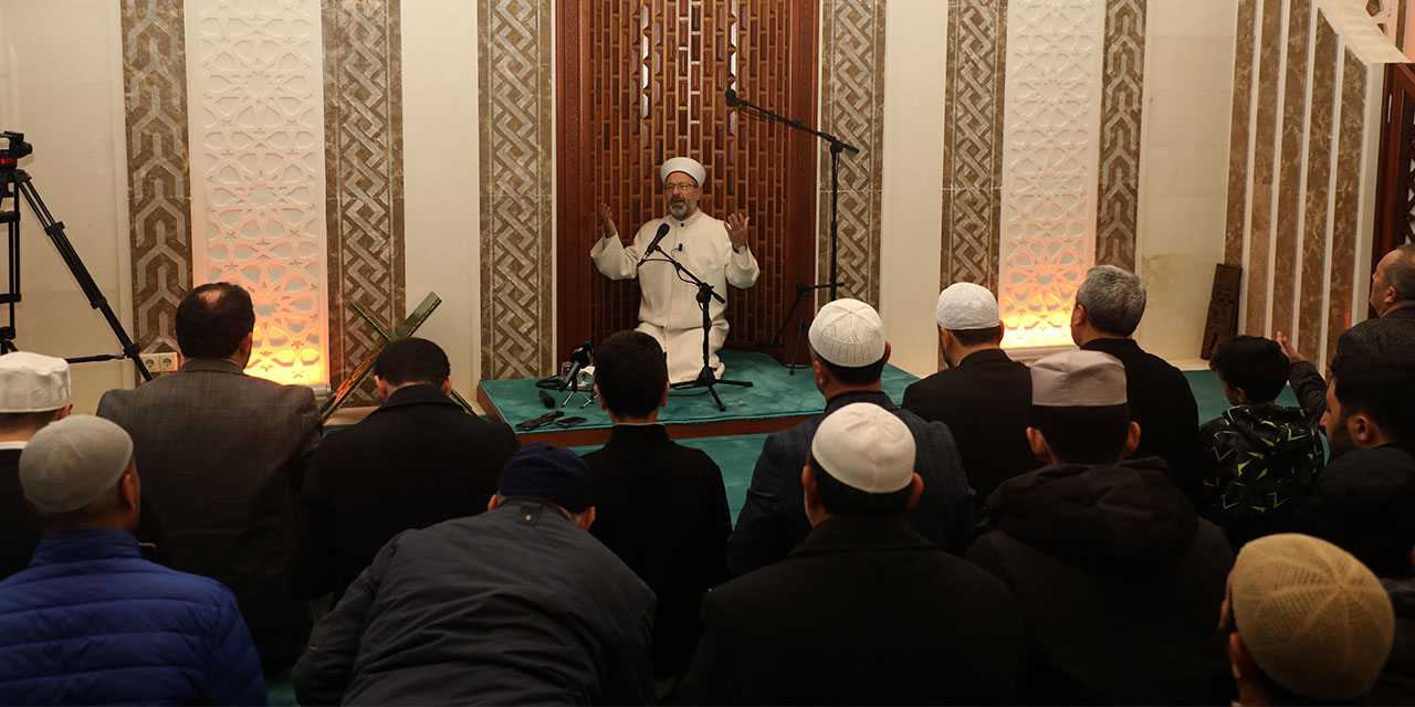 Diyanet İşleri Başkanı Erbaş, Rize'de "Sabah Namazında Dualarda Buluşuyoruz" programına katıldı